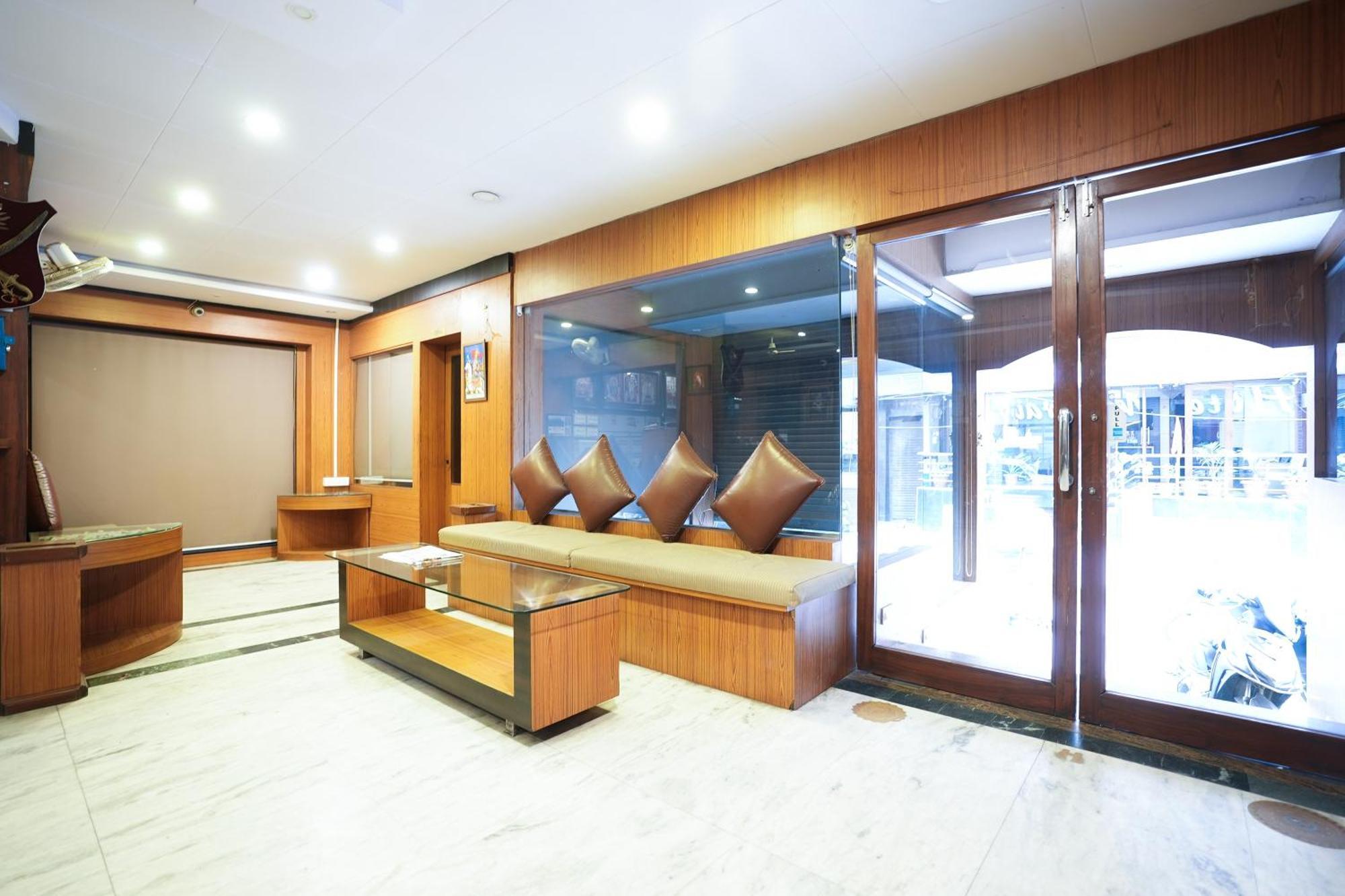 Hotel Madurai Near Central Bus Stand, ウダイプル エクステリア 写真