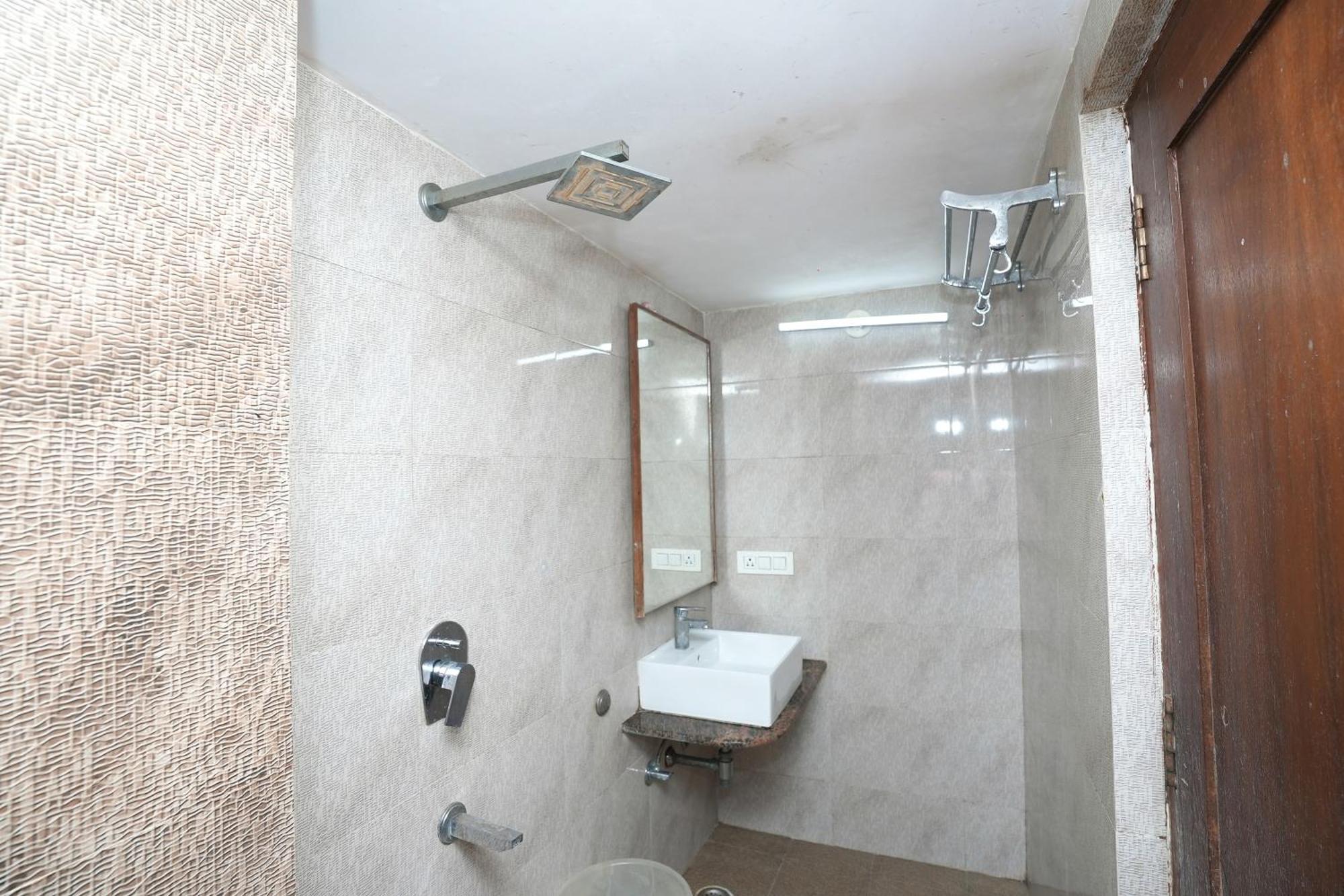Hotel Madurai Near Central Bus Stand, ウダイプル エクステリア 写真